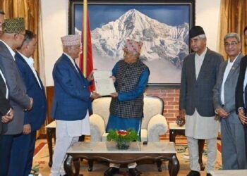 राष्ट्रपतिलाई ओली र देउवाको संयुक्त पत्र, ७६(२) अनुसार प्रधानमन्त्री नियुक्त गर्न जिकिर