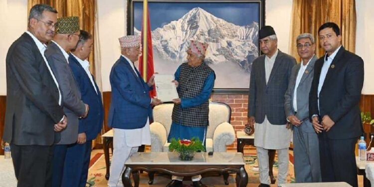 राष्ट्रपतिलाई ओली र देउवाको संयुक्त पत्र, ७६(२) अनुसार प्रधानमन्त्री नियुक्त गर्न जिकिर