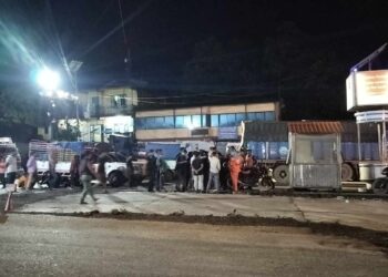 नागढुङ्गामा पहिरो, यात्रुहरु उद्धारमा प्रहरी