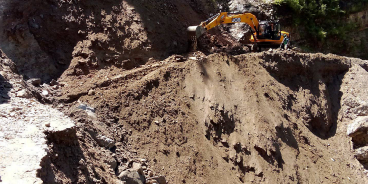 ९ घण्टा अवरुद्ध कर्णाली राजमार्ग सञ्चालनमा