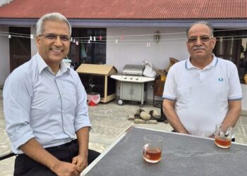 राप्रपाका वरिष्ठ उपाध्यक्ष मिश्रले भेटे माओवादी अध्यक्ष प्रचण्ड