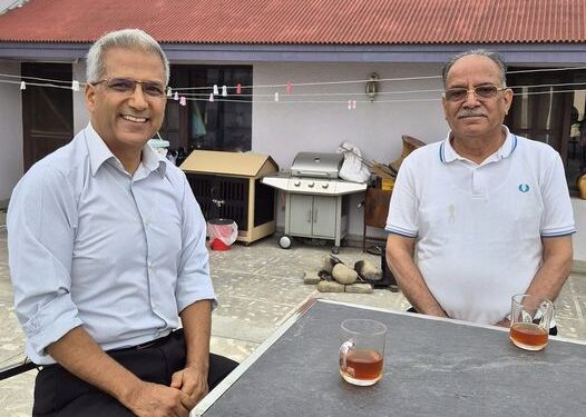 राप्रपाका वरिष्ठ उपाध्यक्ष मिश्रले भेटे माओवादी अध्यक्ष प्रचण्ड