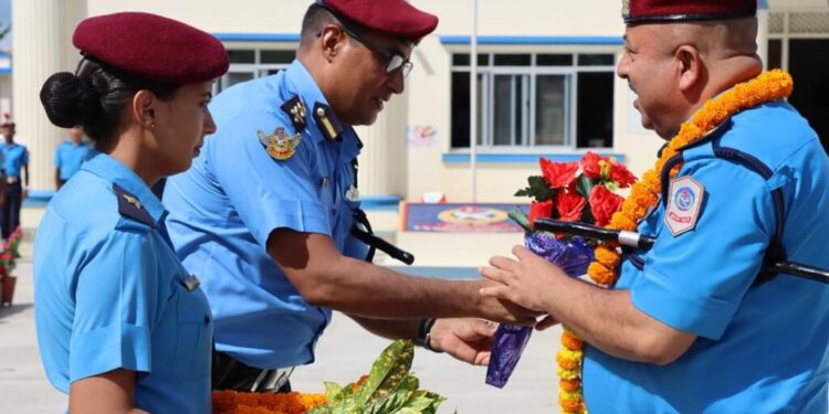 एसपी घिमिरे नगदसहित सम्मानित : जिल्ला प्रहरी रौतहट उत्कृष्ट घोषणा