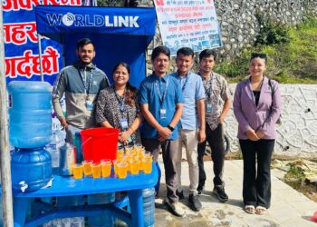 वर्ल्डलिकं सतुङ्गलद्वारा निःशुल्क खानेपानी तथा जुश वितरण