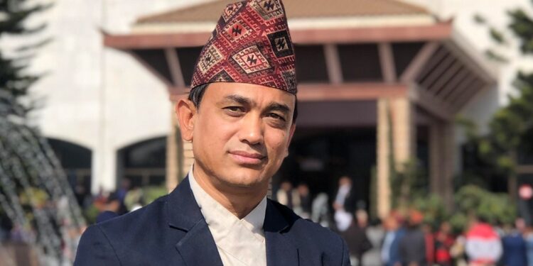 रास्वपाका पूर्वसांसद ढाकाकुमार श्रेष्ठ पोखराबाट पक्राउ