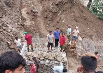पुनः पहिरो खसेपछि रोकियो मेची राजमार्गको मर्मतसम्भार