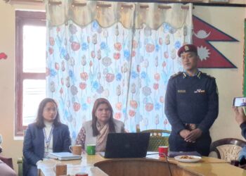 अमरगढी नगरपालिका स्थित संचालनमा रहेका अटो चालकहरुलाई पहिचान ज्याकेट वितरण