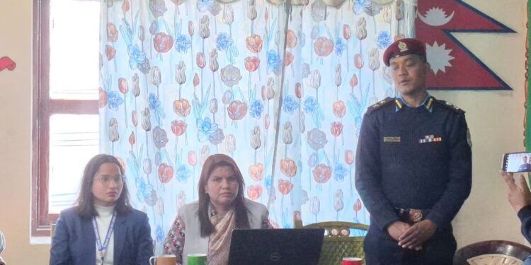 अमरगढी नगरपालिका स्थित संचालनमा रहेका अटो चालकहरुलाई पहिचान ज्याकेट वितरण