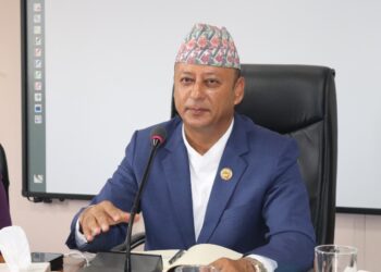 शिक्षकका मागका सम्बन्धमा सरोकारवालासँग छलफल गरी सम्बोधन गर्ने: मन्त्री खड्का