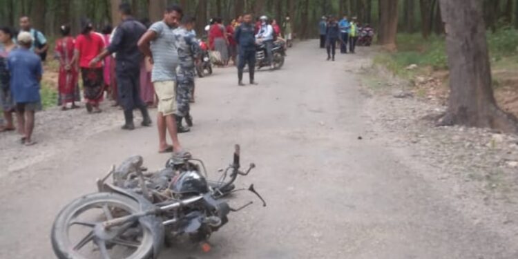 मध्यविन्दुमा तीन जना सवार मोटरसाइकल दुर्घटना, दुई जनाको मृत्यु