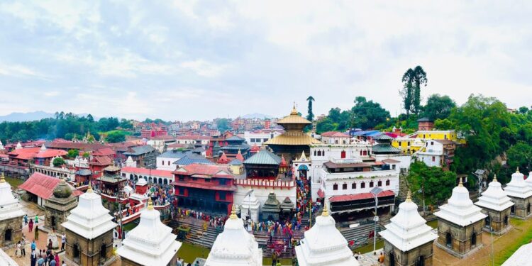 साउनको पहिलो सोमबार: पशुपतिनाथमा भक्तजनको घुइँचो