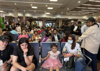 दशैं नजिकिँदै : विमानस्थलमा यात्रुको चाप, टिकट पाउन मुस्किल