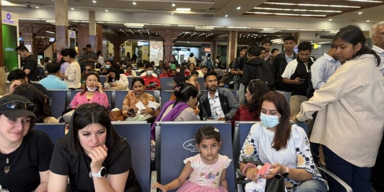 दशैं नजिकिँदै : विमानस्थलमा यात्रुको चाप, टिकट पाउन मुस्किल